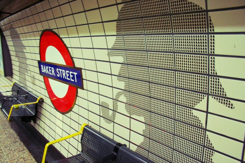Metrómegálló a Baker Streetnél, Sherlock Holmes lakásánál
